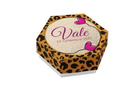 Scatolina porta confetti personalizzata eagonale trama leopardata con cuoricini