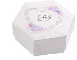 Scatolina porta confetti personalizzata esagonale con cuore stilizzato e decoro floreale