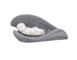 Bomboniere Battesimo Bongelli Ala grigia con neonato bianco