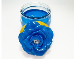 Bomboniera Matrimonio Mariella Martini candela profumata blu con coperchio con applicazione rosa su Bomboniere Dolci Emozioni