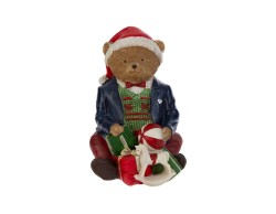 Orsetto di Natale seduto in resina con abito elegante, cappello di Babbo Natale, pacchetti regalo e cavalluccio giocattolo