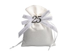 Sacchetto 25&deg; anniversario bianco e silver con applicazione n&deg;25