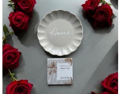 Bomboniera "Piattino Amore" in Porcellana con Sapone alla Mandorla