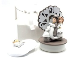 Bomboniera Matrimonio  Mariella Martini sposi con carillon