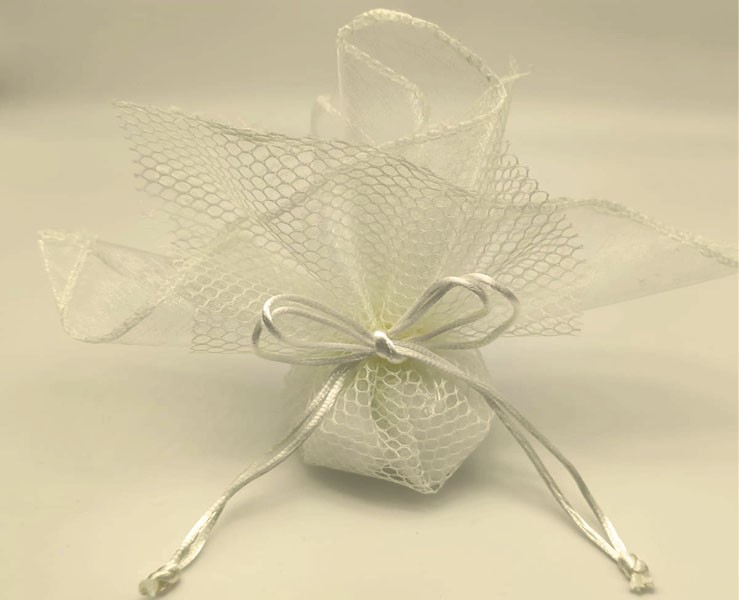 BOMBONIERA MATRIMONIO HARMONY PROFUMATORE CUORE BIANCO PORCELLANA CON CUORE ORO su Bomboniere Dolci Emozioni