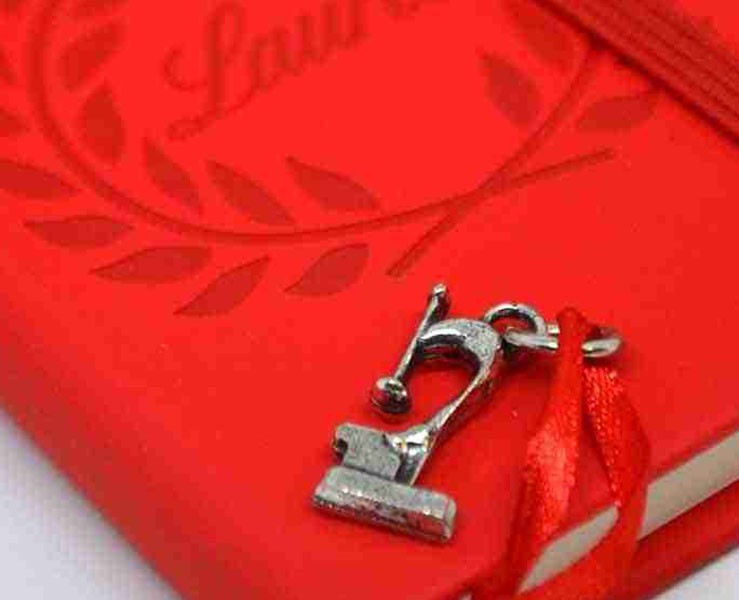 Bomboniera Laurea Tabor agendina blocco note appunti con ciondolo microscopio su Bomboniere Dolci Emozioni