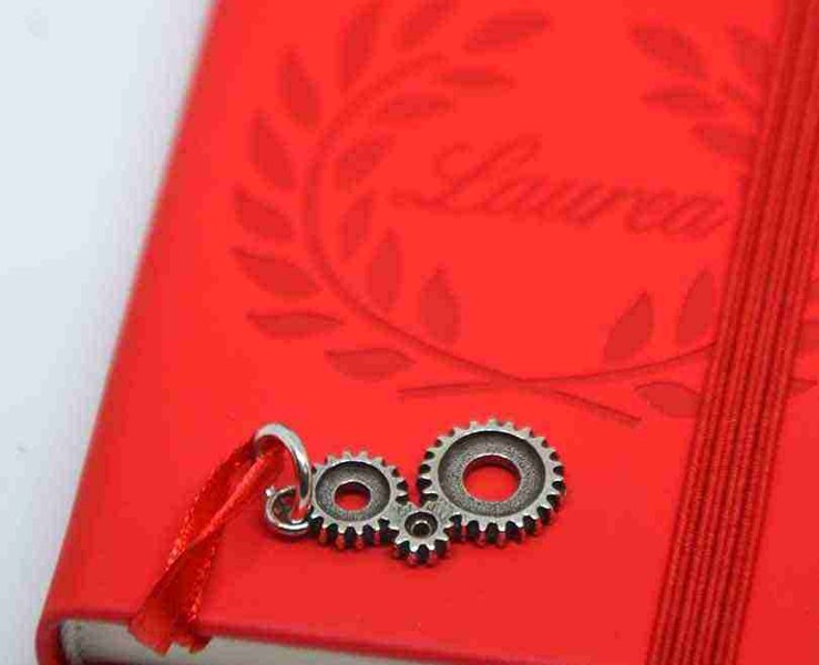 Bomboniera Laurea Tabor agendina blocco note appunti con ciondolo ingranaggi su Bomboniere Dolci Emozioni