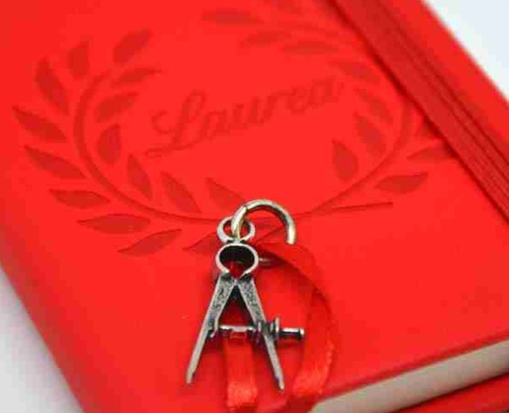 Bomboniera Laurea Tabor agendina blocco note appunti con ciondolo compasso su Bomboniere Dolci Emozioni