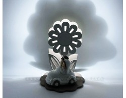 Bomboniera Matrimonio Mariella Martini fiore con sposi e macchina led su Bomboniere Dolci Emozioni