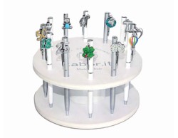 Bomboniere Tabor penna bianca personalizzata con ciondolo quadrifoglio smaltato su Bomboniere Dolci Emozioni