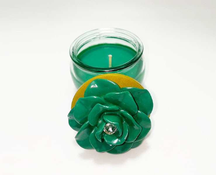 Bomboniera Matrimonio Mariella Martini candela profumata verde con coperchio con applicazione rosa su Bomboniere Dolci Emozioni